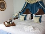 7ft antique canopy bed